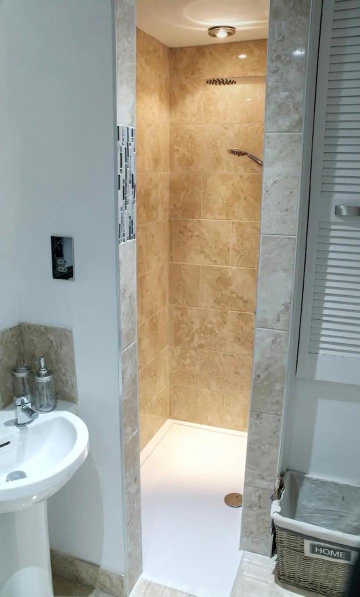 Queensgate Holiday Apartment , Beverley With Parking ภายนอก รูปภาพ